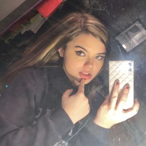 Meet your Posher, Laci